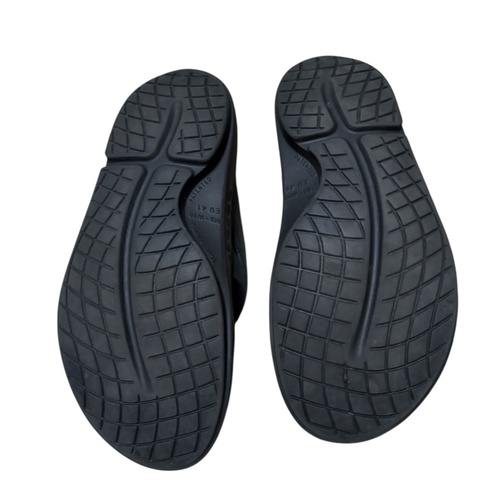 OOFOS Sandals - Picture 2 of 2
